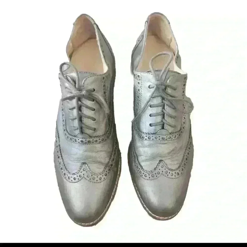Cole Haan Womens Metallic Silver Oxford Shoe 8
